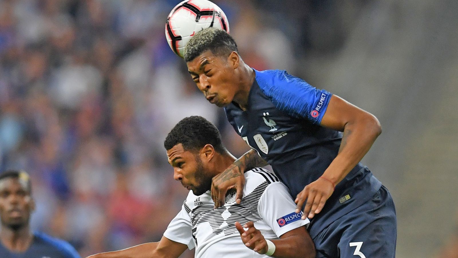 
                <strong>Presnel Kimpembe (Frankreich)</strong><br>
                Unglücklicher Abend für den Tuchel-Schützling! Sorgt mit seinem Handspiel im Strafraum für die frühe Führung der Deutschen. Glück für ihn, dass sein haarsträubender Fehler im Aufbauspiel in der zweiten Halbzeit ohne Konsequenzen blieb. ran-Note: 4
              