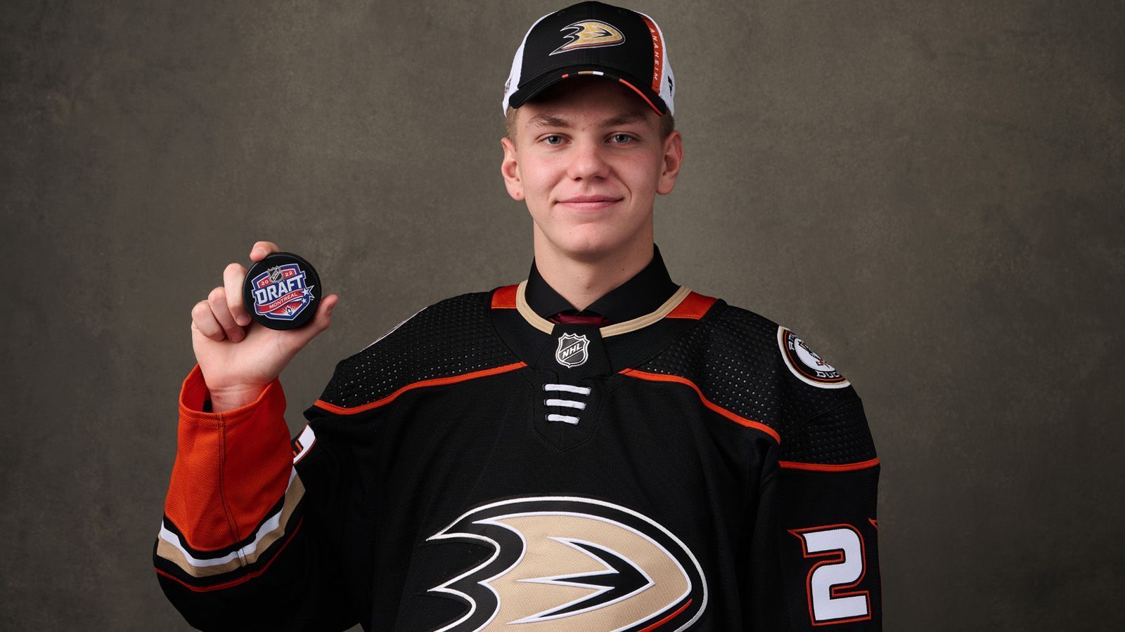 
                <strong>10. Pick - Anaheim Ducks: Pawel Mintjukow</strong><br>
                &#x2022; Position: Verteidiger<br>&#x2022; Nationalität: Russland<br>&#x2022; Klub: Saginaw Spirit (OHL, Kanada)<br>
              