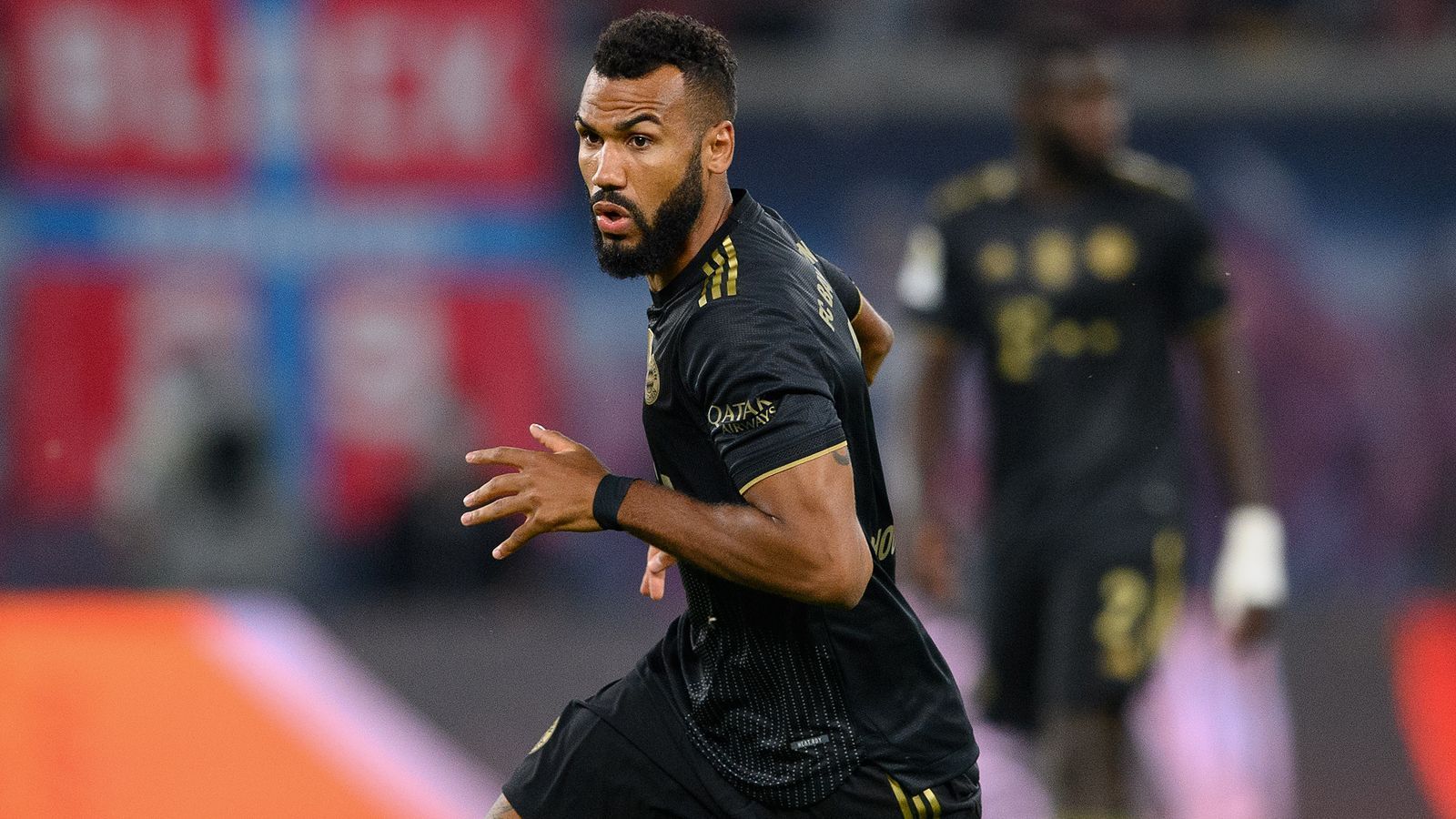 
                <strong>Eric Maxim Choupo-Moting</strong><br>
                Der Kameruner kommt nach 69 Minuten für Sane in die Partie und übernimmt zunächst die gleiche Position. Choupo-Moting hält einige Bälle fest, kann sonst aber nur wenig Akzente setzen. ran-Note: 4
              