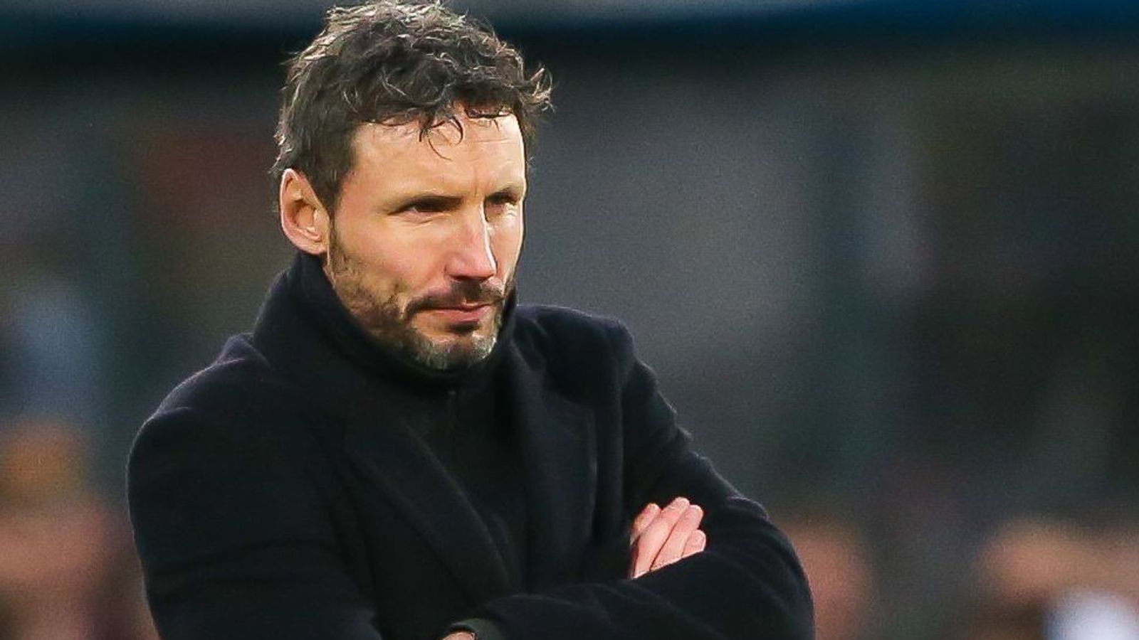 
                <strong>Mark van Bommel (vereinslos)</strong><br>
                Der frühere Bayern-Star Mark van Bommel ist seit seiner Entlassung bei PSV Eindhoven im Dezember 2019 auf dem Markt. Große Erfolge als Trainer hat der Niederländer aber (noch) nicht vorzuweisen. Er wäre eher eine Überraschung.
              