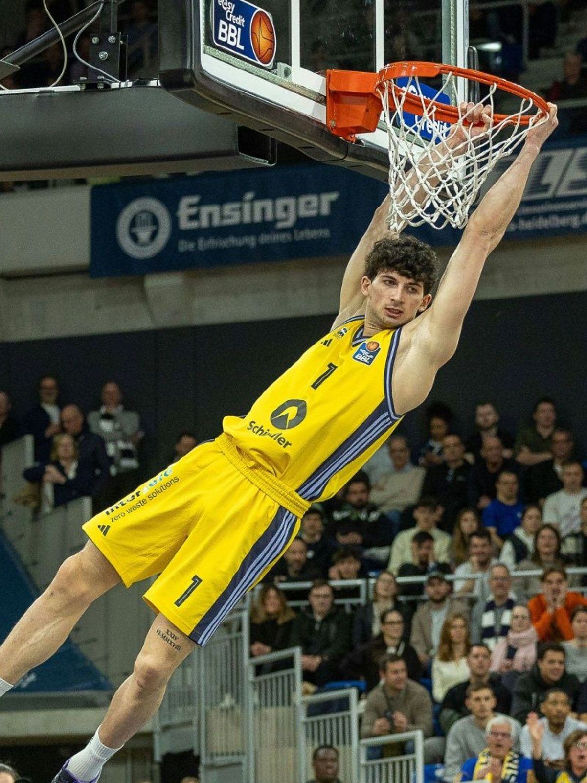 Procida mit seinen 1,98 m bei einem Dunk