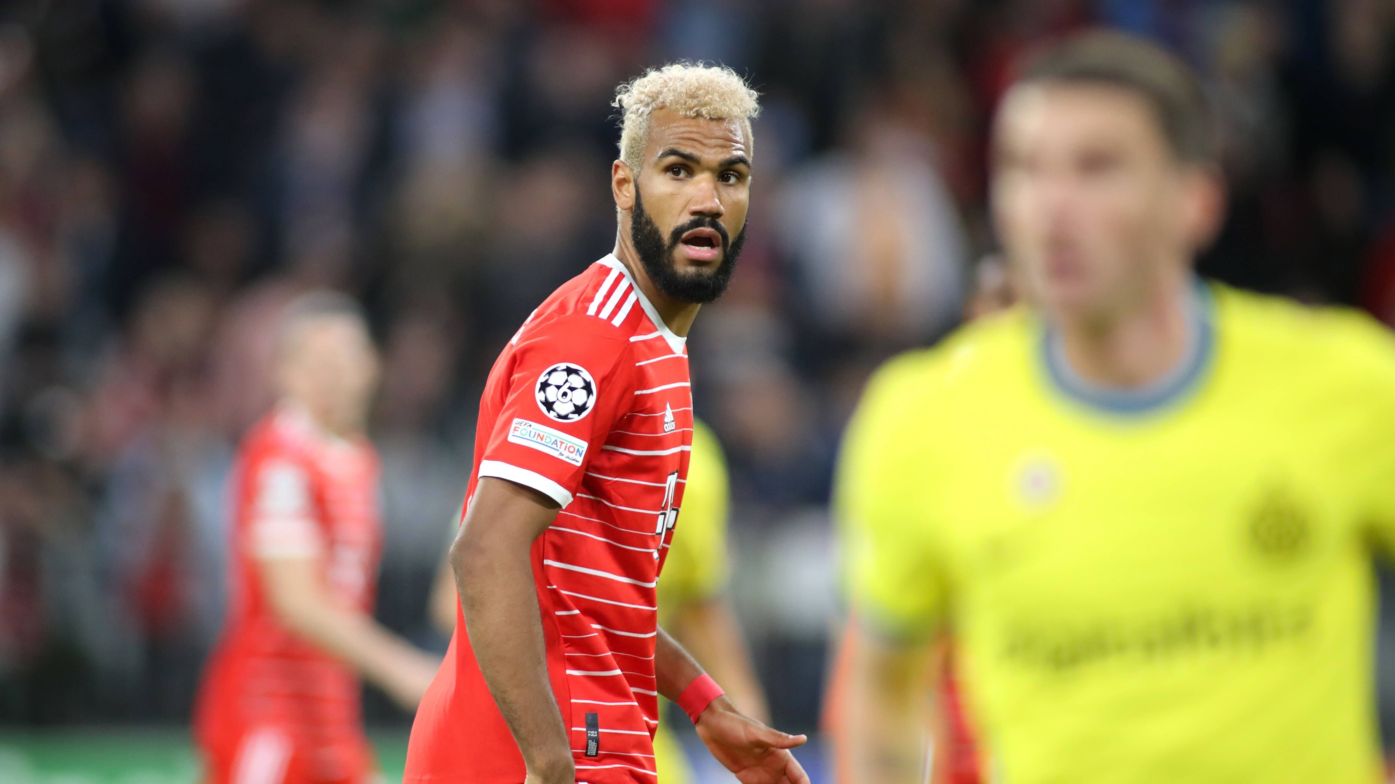 
                <strong>Eric Maxim Choupo-Moting</strong><br>
                In der ersten Halbzeit nicht so präsent wie in den letzten Spielen. Ackert sich trotzdem durch die Inter-Defensive. Wird nach der Pause munterer und belohnt sich selbst mit dem Kracher-Tor zum 2:0. Avanciert nicht nur damit immer mehr zum Publikumsliebling. Erntet bei seiner Auswechslung kurz nach dem Treffer donnernden Applaus. ran-Note: 2
              