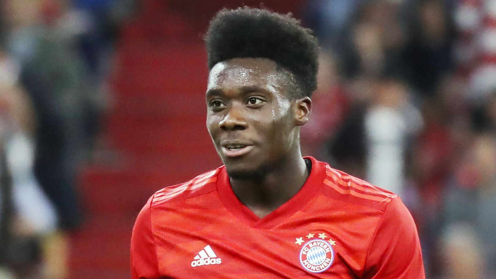 
                <strong>Alphonso Davies</strong><br>
                Der Kanadier kommt in der 66. Minute für Müller und nimmt seinen Posten zunächst auf dem rechten Flügel ein, ehe er dann auf die linke Seite beordert wird. Eine starke Aktion gelingt ihm dort aber nicht. ran-Note: 4
              