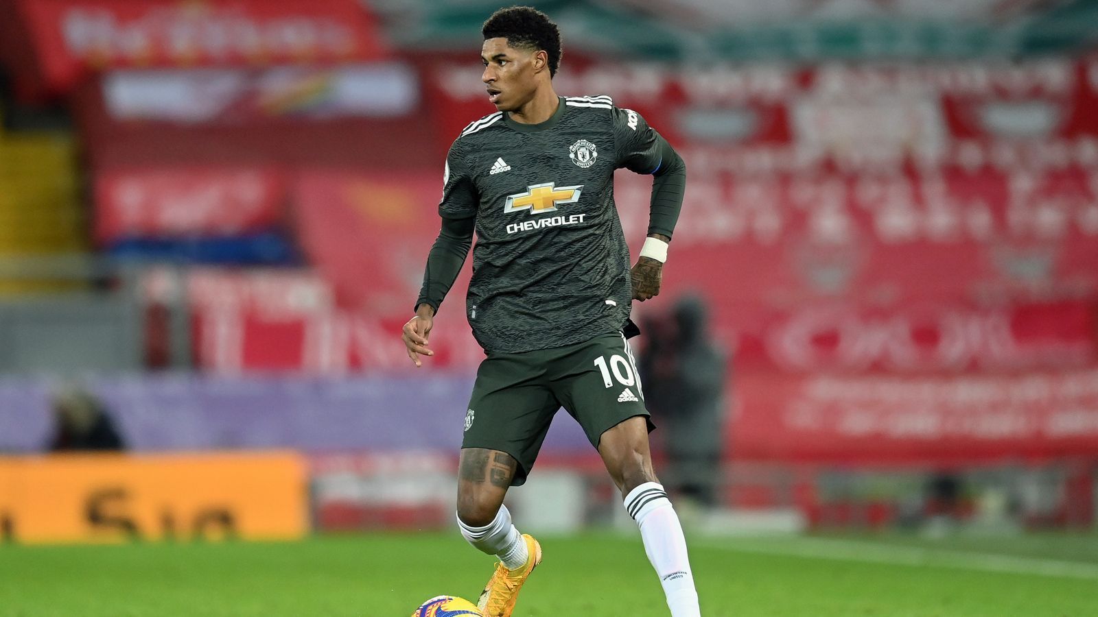 
                <strong>Platz 3: Marcus Rashford (Manchester United)</strong><br>
                Marktwert: 159,1 Millionen Euro - Vertragslaufzeit: 2023 - Alter: 23 Jahre - Position: Angriff
              