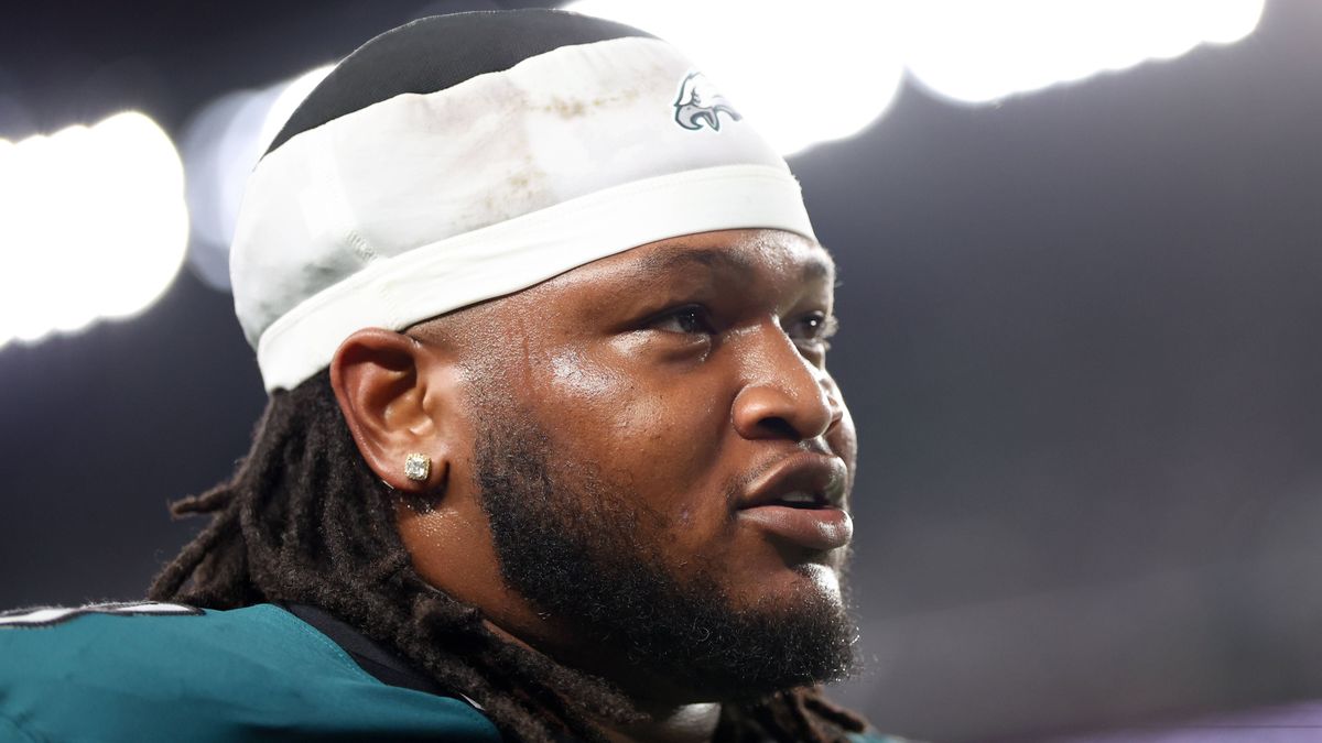 NFL, American Football Herren, USA Dallas Cowboys at Philadelphia Eagles Sep 4, 2025; Philadelphia, Pennsylvania, USA; Philadelphia Eagles defensive tackle Jalen Carter (98) walks off the field aft...