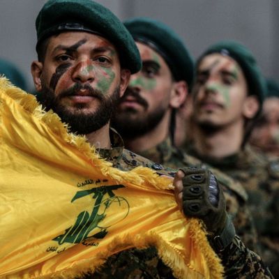 Israel meldet den Tod eines wichtigen Hisbollah-Kommandeurs im Libanon durch einen Luftangriff.