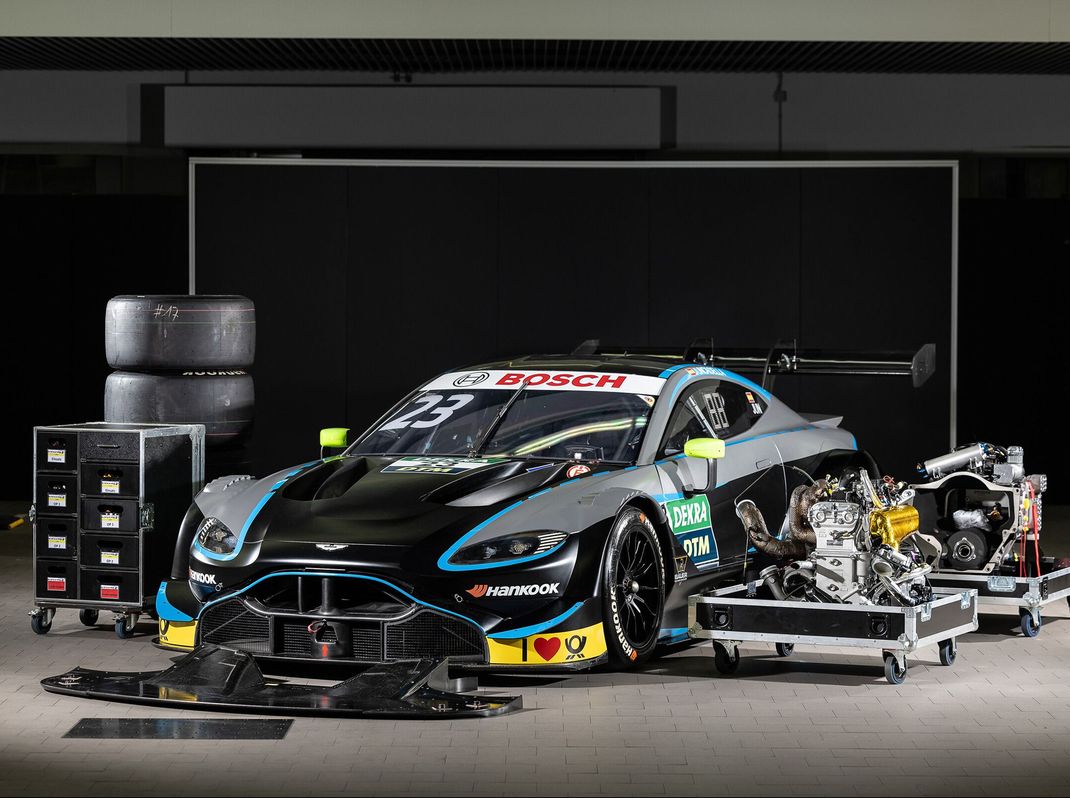 Der DTM-Aston-Martin wird mit großem Ersatzteilpaket verkauft