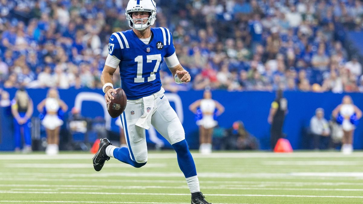 August 16, 2025: Indianapolis Colts quarterback Daniel Jones (17) runs with the ball during NFL, American Football Herren, USA preseason game action against the Green Bay Packers at Lucas Oil Stadi...