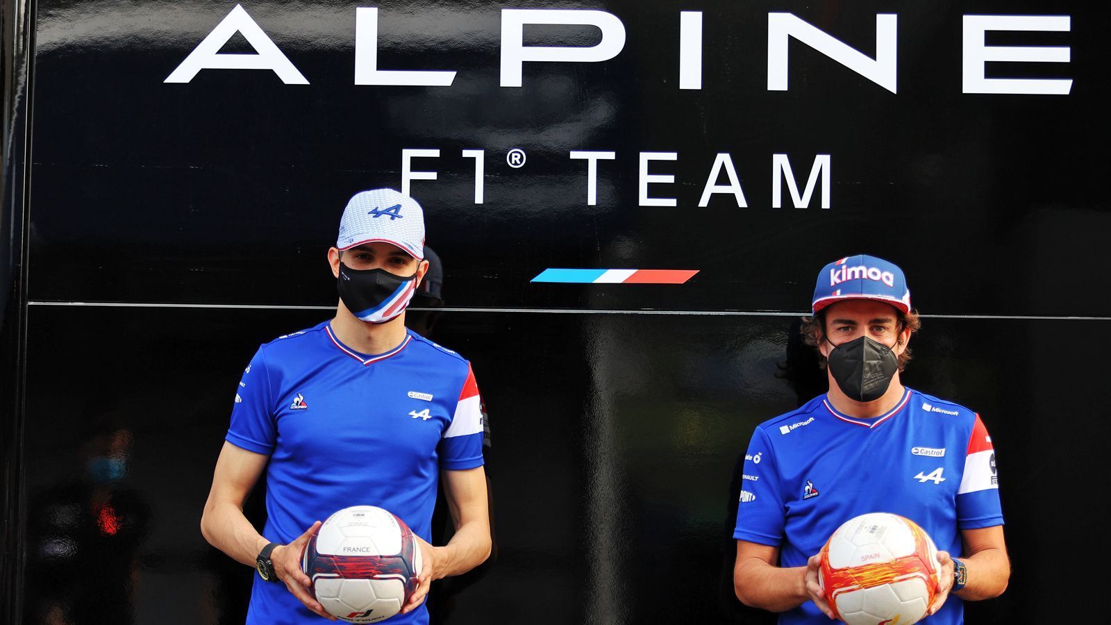 
                <strong>Alpine</strong><br>
                Fernando Alonso ist nicht nur für ein Jahr in die Formel 1 zurückgekehrt. Der Spanier wird bis mindestens Ende 2022 für Alpine antreten. Teamkollege Esteban Ocon bleibt sogar bis 2024 an Bord.
              