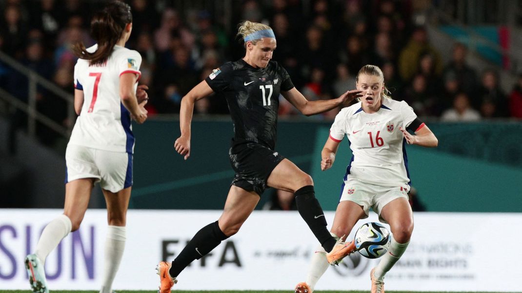 Frauen-Fußball-WM: Neuseeland hat das Eröffnungsspiel gegen Norwegen gewonnen.