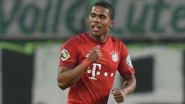 
                <strong>Douglas Costa</strong><br>
                Douglas Costa: Ebnete den Bayern mit einem wunderschönen Treffer aus der Distanz den Weg zu einem ungefährdeten Sieg. Verbreitete mit seinem Zug zum Tor permanent Angst und Schrecken in der Hintermannschaft des VfL.  ran-Note: 1
              