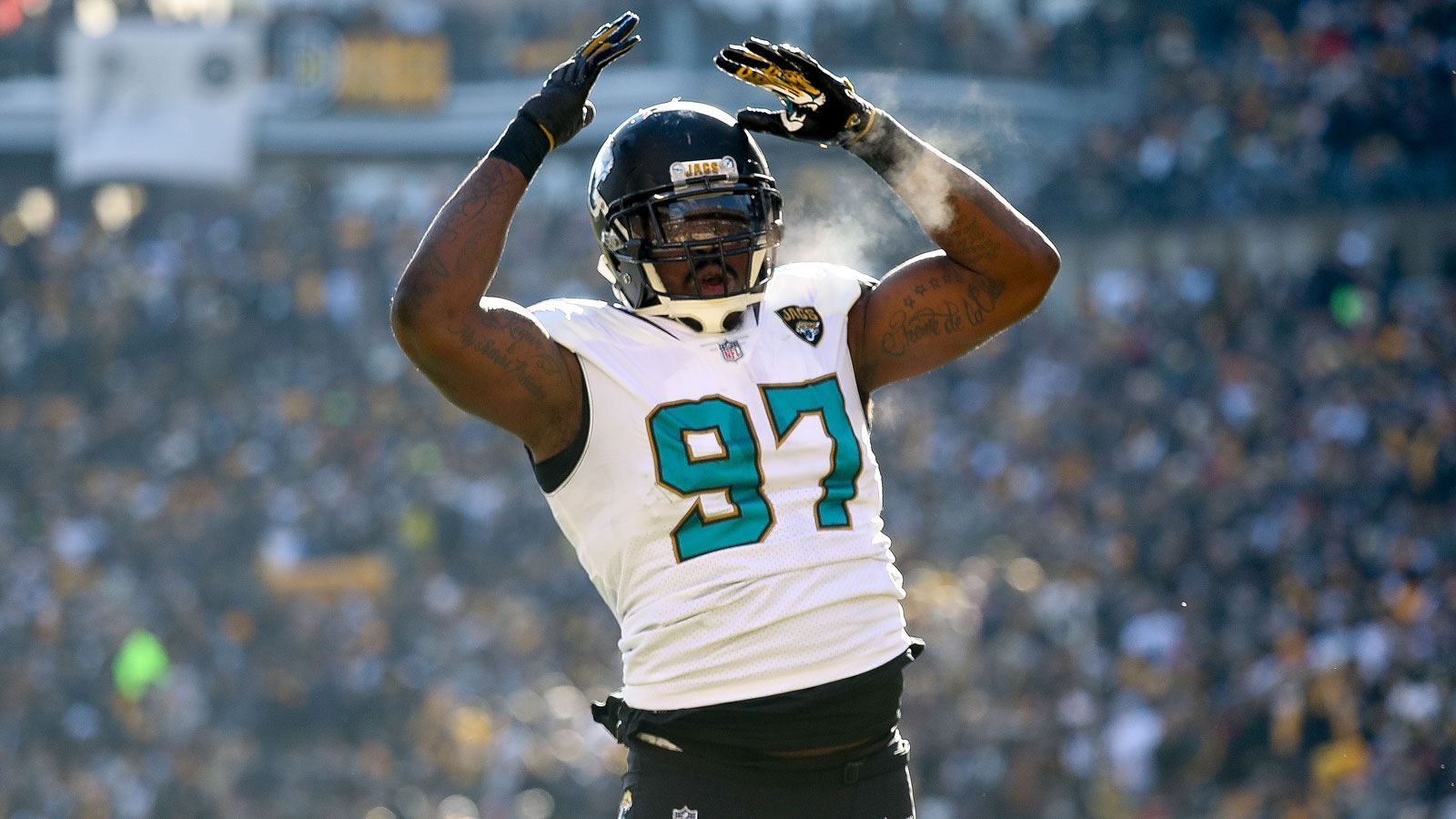 
                <strong>Top-Deals 2016</strong><br>
                Die Jacksonville Jaguars griffen für Malik Jackson (Foto) tief in die Tasche und statteten den Defensive Tackle mit einem Sechsjahres-Vertrag aus, der ihm bis zu 85,5 Millionen Dollar einbringen konnte (42 Millionen Dollar garantiert). Der zweite Platz geht an Linebacker Olivier Vernon, der bei den New York Giants einen 85-Millionen-Dollar-Kontrakt über fünf Jahre unterzeichnete (52,5 Millionen Dollar garantiert). Cornerback Josh Norman steht mit seinem Vierjahres-Vertrag über 72 Millionen Dollar, auf den er sich mit den damaligen Washington Redskins einigte, auf Rang drei (37 Millionen Dollar garantiert).
              