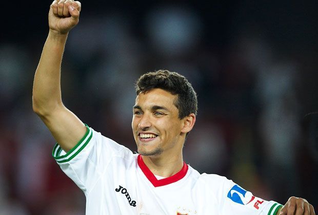 
                <strong>Jesus Navas (Manchester City)</strong><br>
                ... Jesus Navas. Der Stürmer wurde in der Jugend Sevillas ausgebildet. 2013 wechselte der 29-Jährige für rund 20 Millionen Euro zu Manchester City, nachdem er mit Sevilla zwei Mal UEFA-Cup-Sieger (2006, 2007) und zwei Mal Spanischer Pokalsieger (2007, 2010) wurde.
              