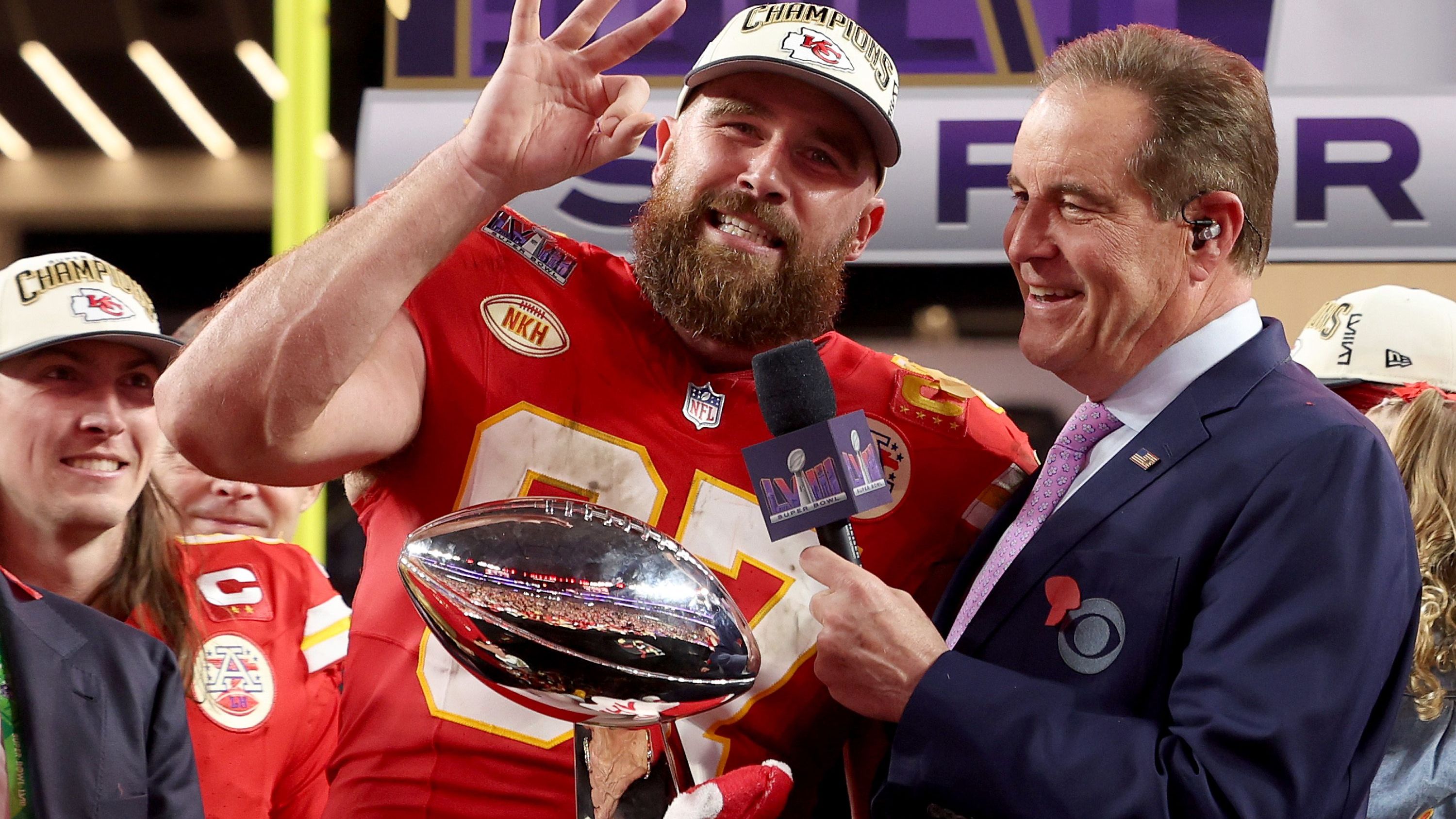 <strong>Madden NFL 25: Die besten Tight Ends</strong><br>Kansas-Star Travic Kelce bekommt zum fünften Mal ein 99-Rating und stellt damit einen Rekord auf - keinem Tight End wurde diese Ehre häufiger zuteil. ran zeigt, welche 26 Profis auf dieser Position die höchsten Overall-Bewertungen erhalten haben.