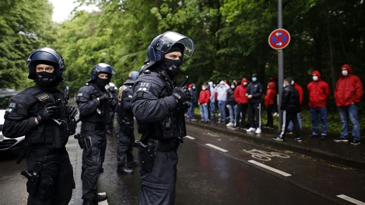 Polizeikosten: Wird der Fußball zur Kasse gebeten?