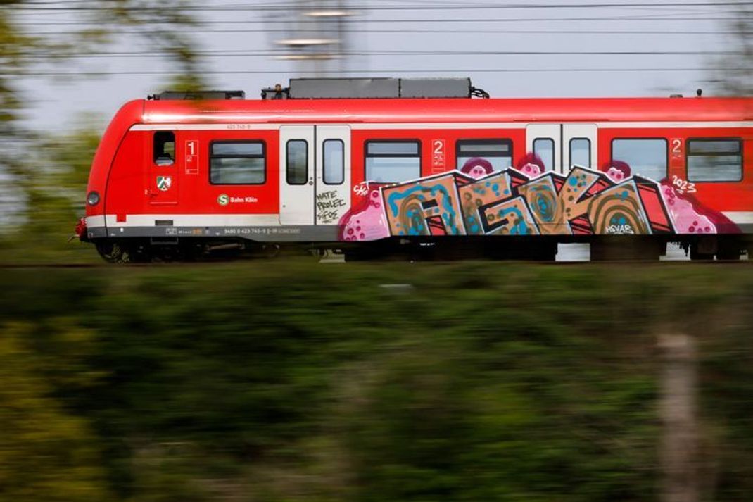 Deutschlandticket sozial weiterentwickeln: Günstiger für Familien und Studenten