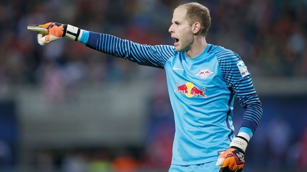 
                <strong>Wenigsten Torwartparaden</strong><br>
                Wenigsten Torwartparaden: Beim Aufsteiger Leipzig steht die Abwehr bislang offenbar richtig gut. Deshalb musste Torhüter Peter Gulacsi erst sieben Paraden zeigen - die wenigsten aller Bundesliga-Schlussmänner.
              