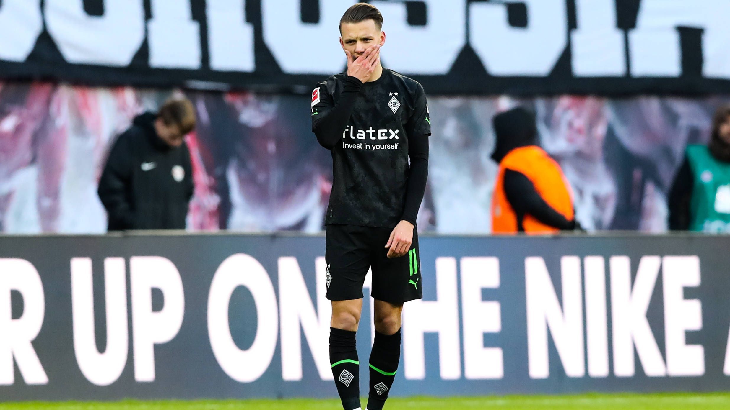 <strong>Flop-Transfer: Hannes Wolf</strong><br>Alles andere als eine Erfolgsstory: Anfang 2021 kaufte die Borussia den Linksaußen nach der vorherigen Leihe, bzw. einer fällig gewordenen Kaufpflicht. Überzeugen konnte er im Trikot der Fohlen in der Folge aber nur höchst selten - und das nicht nur aufgrund von Verletzungen. Nach einer Leihe zu Swansea City hat er den Klub Ende Januar 2024 Richtung New York City verlassen.