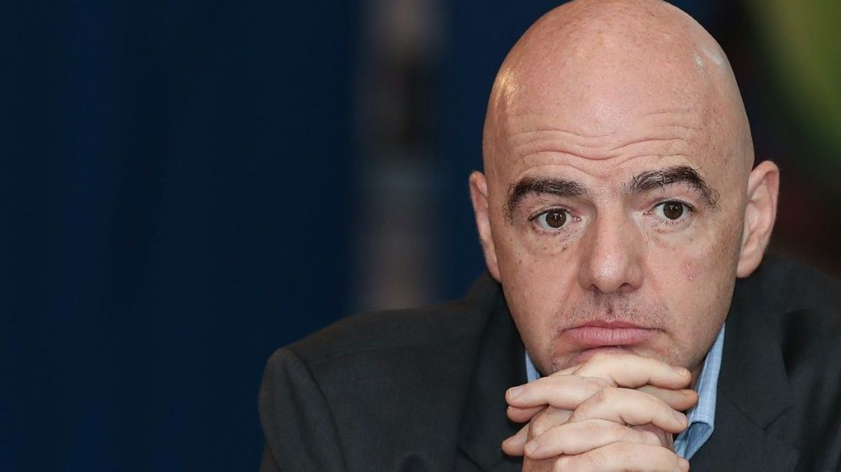 Infantino geht auf "Kuschelkurs" mit der UEFA