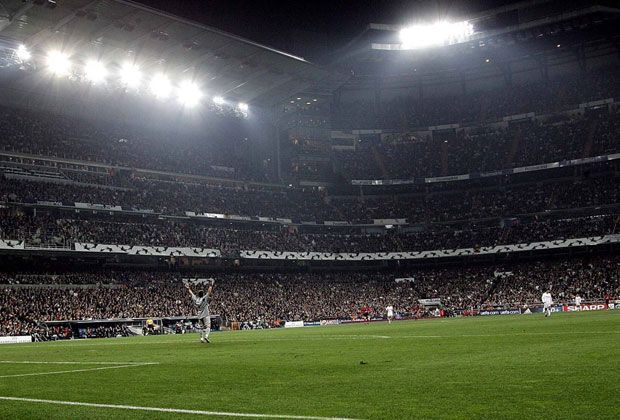
                <strong>Das Bernabeau füllen</strong><br>
                Das heimische Stadion von Madrid würden Ronaldos Fans über 1170 Mal füllen (Quelle: Blue Rubicon). Damit dürfte das Bernabeau wohl auf Jahre hinweg ausverkauft sein.
              