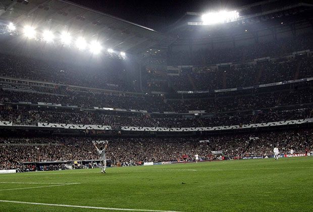 
                <strong>Das Bernabeau füllen</strong><br>
                Das heimische Stadion von Madrid würden Ronaldos Fans über 1170 Mal füllen (Quelle: Blue Rubicon). Damit dürfte das Bernabeau wohl auf Jahre hinweg ausverkauft sein.
              
