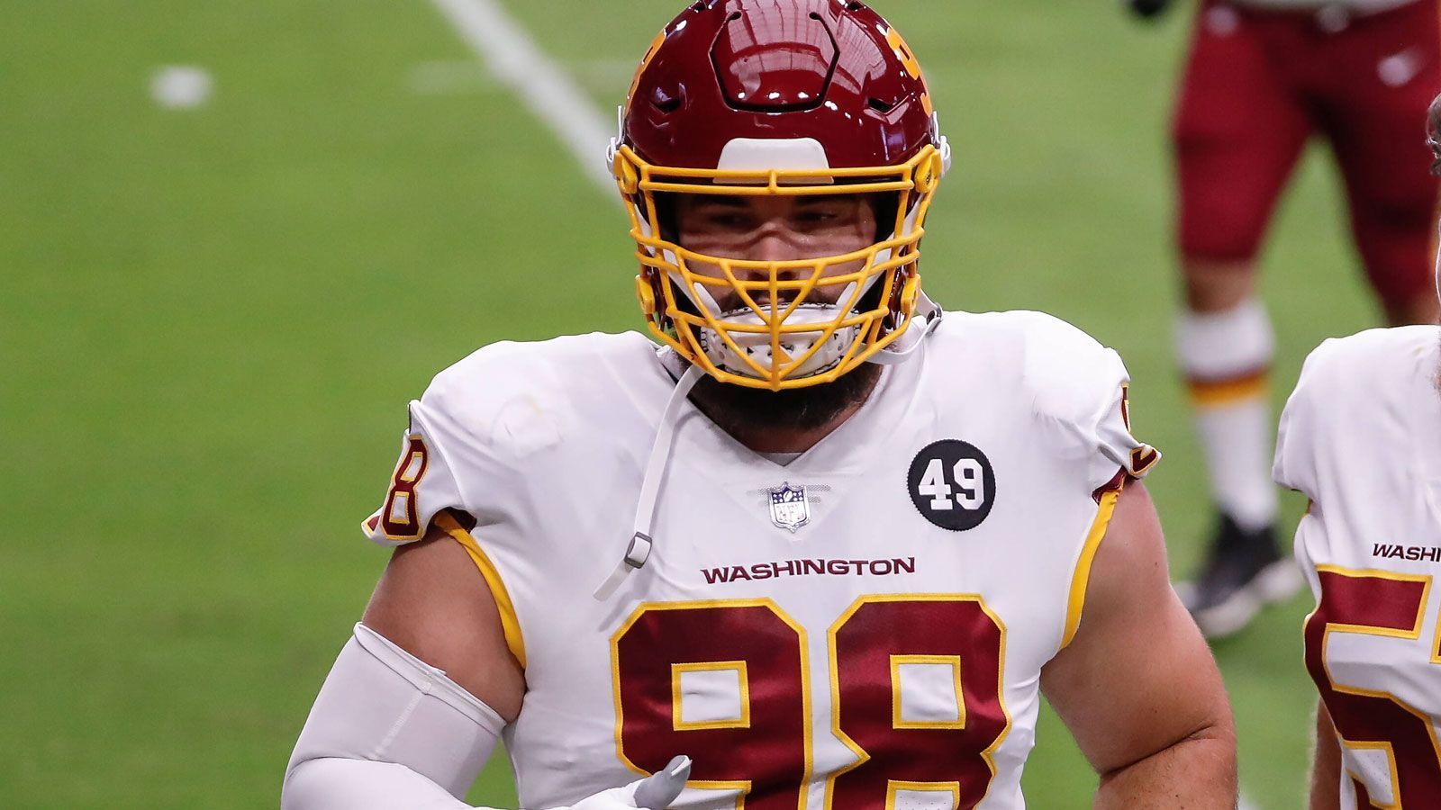 
                <strong>Matt Ioannidis (Washington Football Team)</strong><br>
                Das Washington Football Team muss für den Rest der Saison auf Matt Ioannidis verzichten. Der Defensive Tackle zog sich beim 20:34 bei den Cleveland Browns ebenfalls einen Bizepsriss zu. Besonders ärgerlich für die Franchise, weil der Fifth Rounder des Draft 2016 die erste Saison seines Dreijahresvertrags über 21,75 Millionen US-Dollar bestreitet.
              