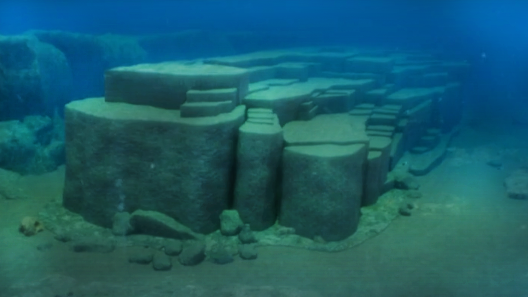 In dieser Rekonstruktion des Yonaguni-Monuments sind eindeutig die zahlreichen Stufen und Terrassen zu erkennen.