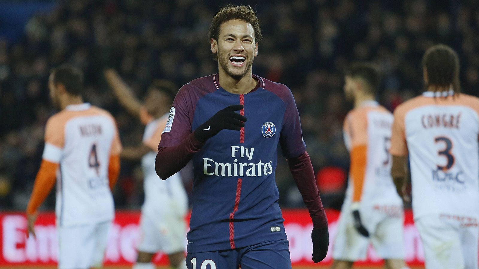 
                <strong>Platz 1: Neymar</strong><br>
                Der teuerste Transfer der Fußball-Geschichte ist nach wie vor jener von Neymar zu Paris St. Germain. Die Franzosen machten tatsächlich die vom FC Barcelona festgeschriebene Ablöse in Höhe von 222 Millionen Euro locker. 
              