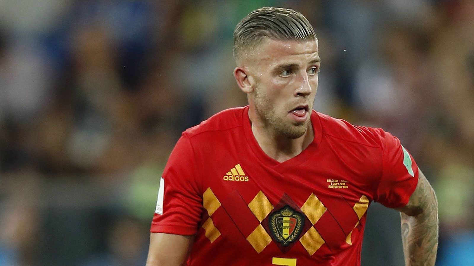 
                <strong>Alderweireld (Belgien)</strong><br>
                Toby Alderweireld ist bemüht und stets unterwegs, kann aber nicht immer mit den südamerikanischen Offensivkräften mithalten. In der neunten Minute klärt der Verteidiger von Tottenham Hotspur in letzter Sekunde vor Paulinho. Als die brasilianische Offensive in der zweiten Halbzeit loslegt, wirkt Alderweireld überfordert, vor allem mit Douglas Costa. ran-Note: 3
              