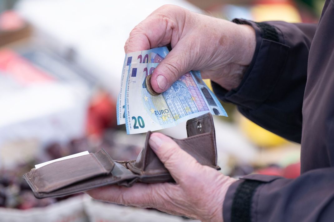 Das Bürgergeld reicht laut einer Umfrage unter Beziehenden oftmals nicht zum Satt-Werden. (Symbolbild)