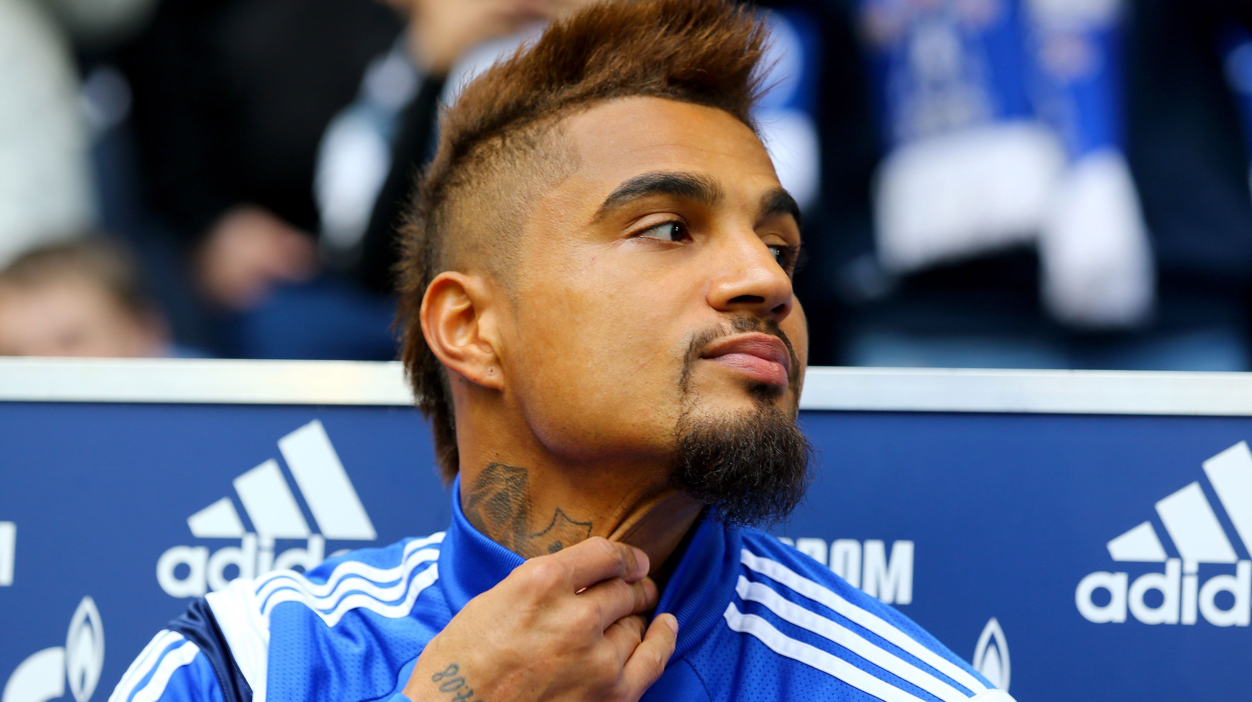 
                <strong>Kevin-Prince Boateng (FC Schalke 04)</strong><br>
                Kevin-Prince Boateng: Auf Schalke keine Zukunft mehr, begibt sich Boateng früh auf Vereinssuche. Bei Al Ittihad Dschidda fällt der 28-Jährige durch den Medizincheck. Ein Wechsel zu Sporting Lissabon platzt wegen der Posse um die Bilderrechte. Und Sion kann den Gehaltsforderungen nicht gerecht werden: Nun bleibt er bei Schalke.
              