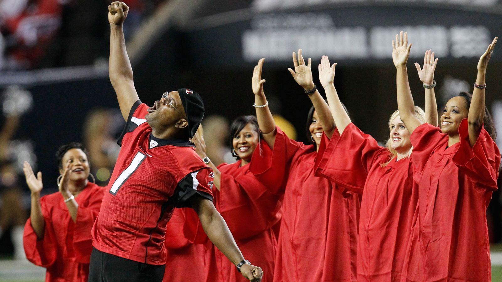 
                <strong>Samuel L. Jackson (Atlanta Falcons)</strong><br>
                Im Georgia Dome der Atlanta Falcons ist US-Schauspieler Samuel L. Jackson ein oft gesehener Gast. Auch beim Championship Game 2016 gegen die Green Bay Packers war der Star aus "Pulp Fiction" natürlich vor Ort.
              