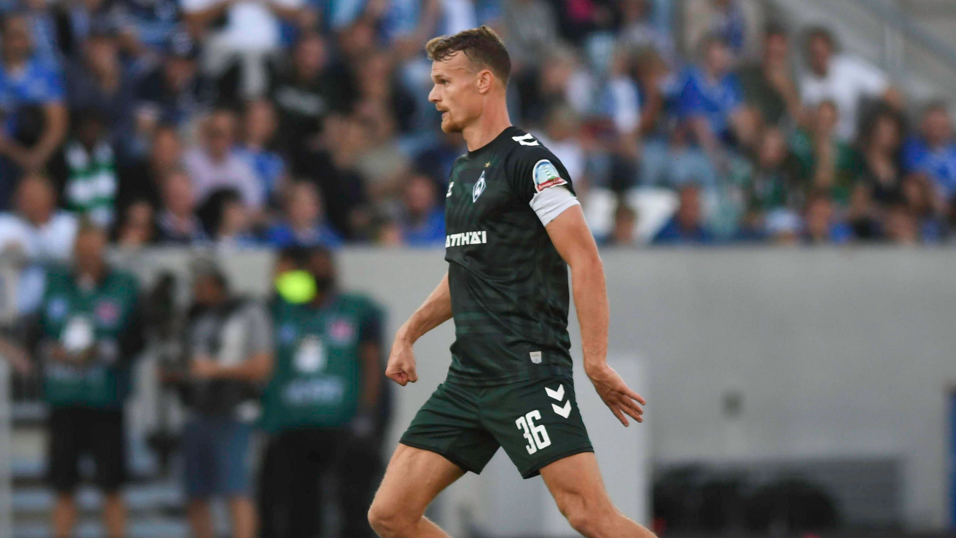 <strong>Defensiver Mittelfeldspieler: Christian Groß<br></strong>Während Werder Bremen-Spieler Christian Groß in Füllkrugs Elf das Umschaltspiel des Gegners verhindern soll…