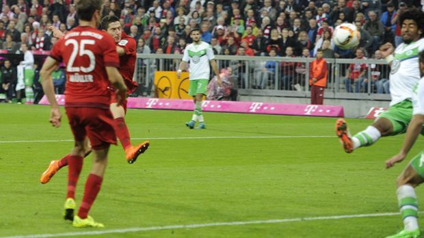 
                <strong>Wolfsburg 4-1</strong><br>
                4:1 gegen Wolfsburg - Und der schnellste Hattrick reicht ihm ja nicht. Also den schnellsten Viererpack schnüren. Wieder zwei Minuten nach dem dritten Tor.
              