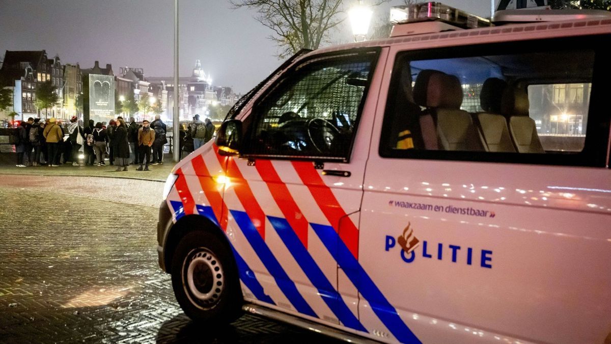 Polizeipräsenz in Amsterdam