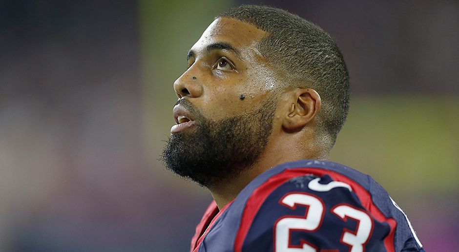 
                <strong>Arian Foster</strong><br>
                Gewinner: Arian Foster. Über 6.400 Career-Rushing-Yards, insgesamt 68 Touchdowns und zahlreiche Franchise-Rekorde bei den Houston Texans - Arian Foster bestritt am Wochenende mit den Miami Dolphins sein letztes NFL-Spiel. Der 30-Jährige gab einen Tag nach dem 28:25-Erfolg gegen die Buffalo Bills bekannt, dass er seine aktive Laufbahn beenden wird. Foster hatte während seiner beeindruckenden Karriere immer wieder mit Verletzungen zu kämpfen und verpasste zahlreiche Spiele.
              