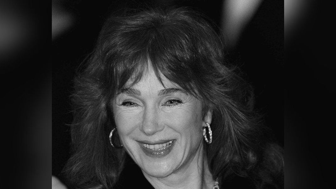 Die Filmwelt hat die grandiose Schauspielerin Shirley Anne Field verloren. Sie starb im Alter von 87 Jahren.