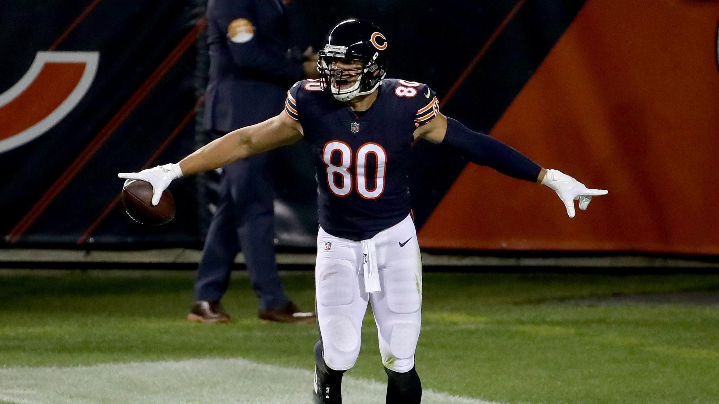 
                <strong>Jimmy Graham (Chicago Bears) </strong><br>
                Position: Tight End - Cap Hit 2021: 10 Millionen US-Dollar - Das würde das Team bei einer Entlassung einsparen: 7 Millionen US-Dollar - "Dead Money" (Verlust): 3 Millionen US-Dollar - 
              