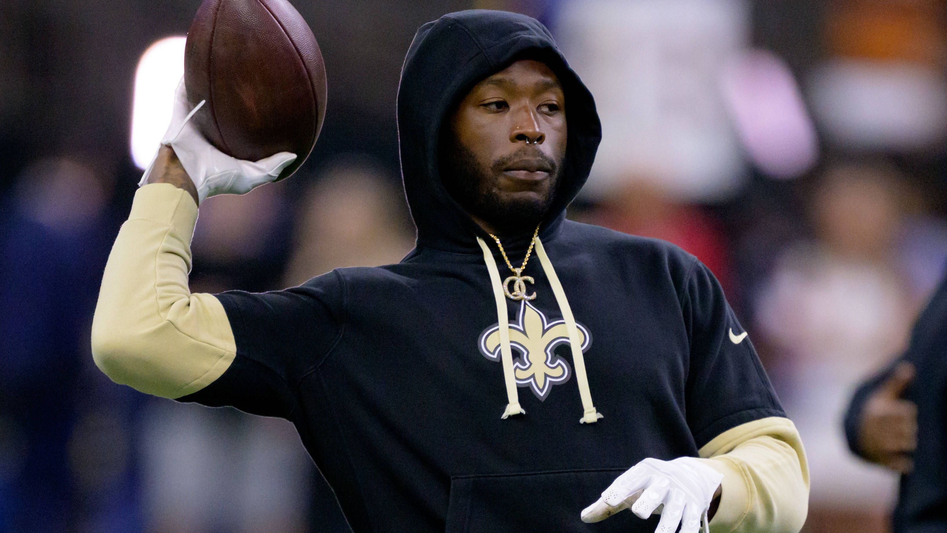 <strong>Alvin Kamara (New Orleans Saints)</strong><br>Der Running Back der Saints hat am Donnerstag erklärt, dass er seit dem Spiel gegen die Kansas City Chiefs in Week 5 mit einer gebrochenen Hand spielt. Wie Kamara sich die schwere Verletzung zugezogen hat, erzählte der 29-Jährige jedoch nicht.