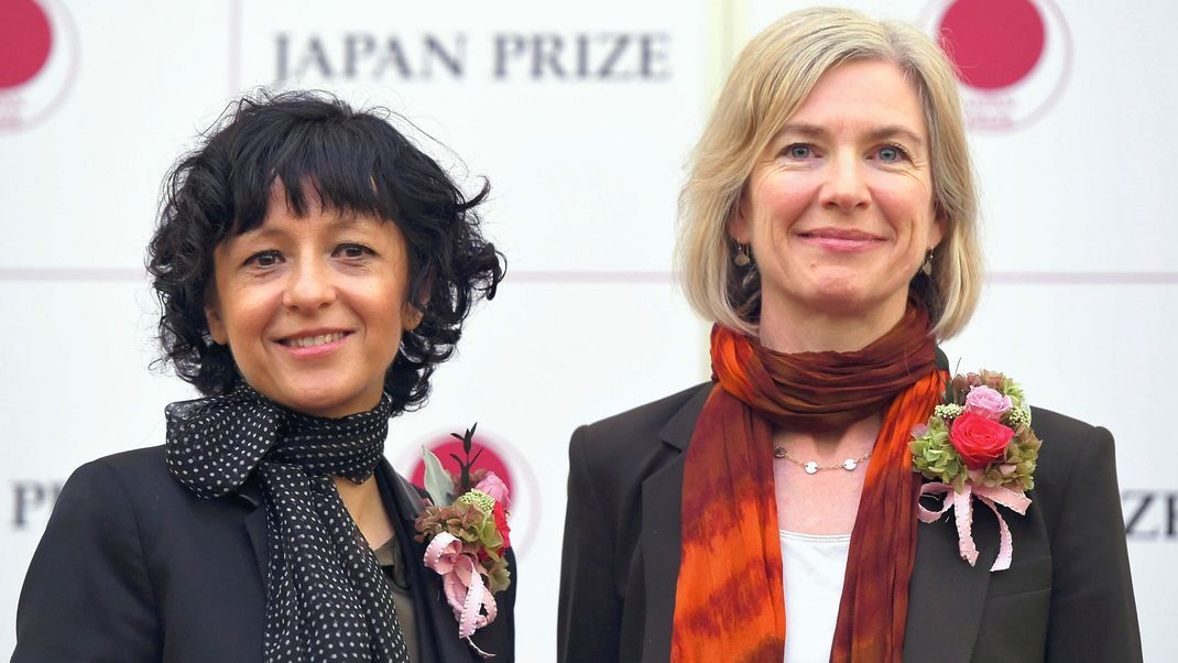Prof. Emmanuelle Charpentier (l.) vom Max-Planck-Institut in Berlin und Prof. Jennifer Doudna von der University of California wurden 2020 mit dem Nobelpreis für Chemie ausgezeichnet.