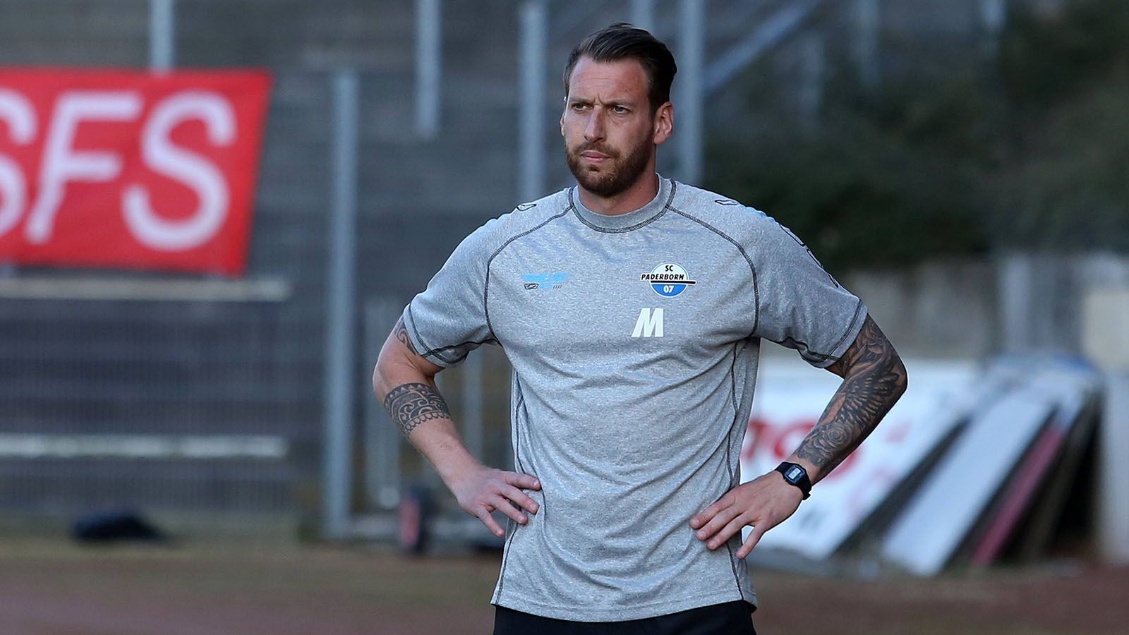 
                <strong>Michael Kniat </strong><br>
                Er ist aktuell Coach der U23 des SC Paderborn.
              