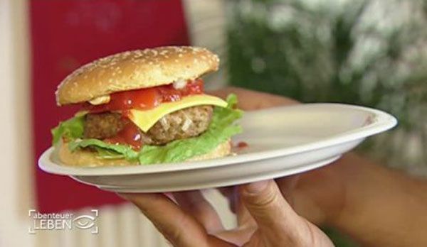 Rindfleisch-Burger mit getrockneten Tomaten_600x348_kabel eins