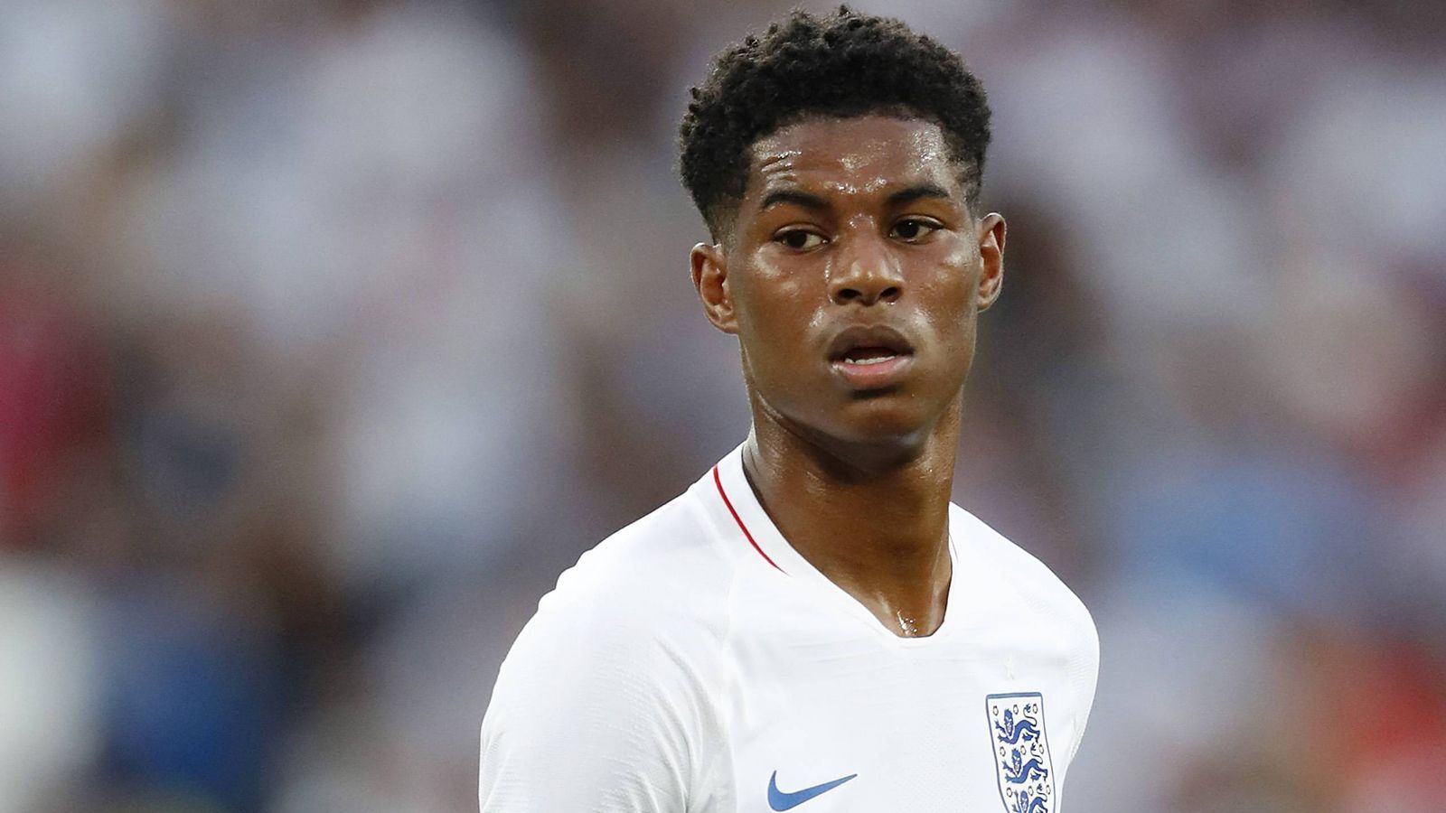 
                <strong>Marcus Rashford (England)</strong><br>
                Kommt nach 73 Minuten für Sterling – und wirkt gleich viel gefährlicher als sein Vorgänger. Ohne Angst versucht der Youngster, Chancen für die Three Lions heraufzubeschwören. ran-Note: 3
              