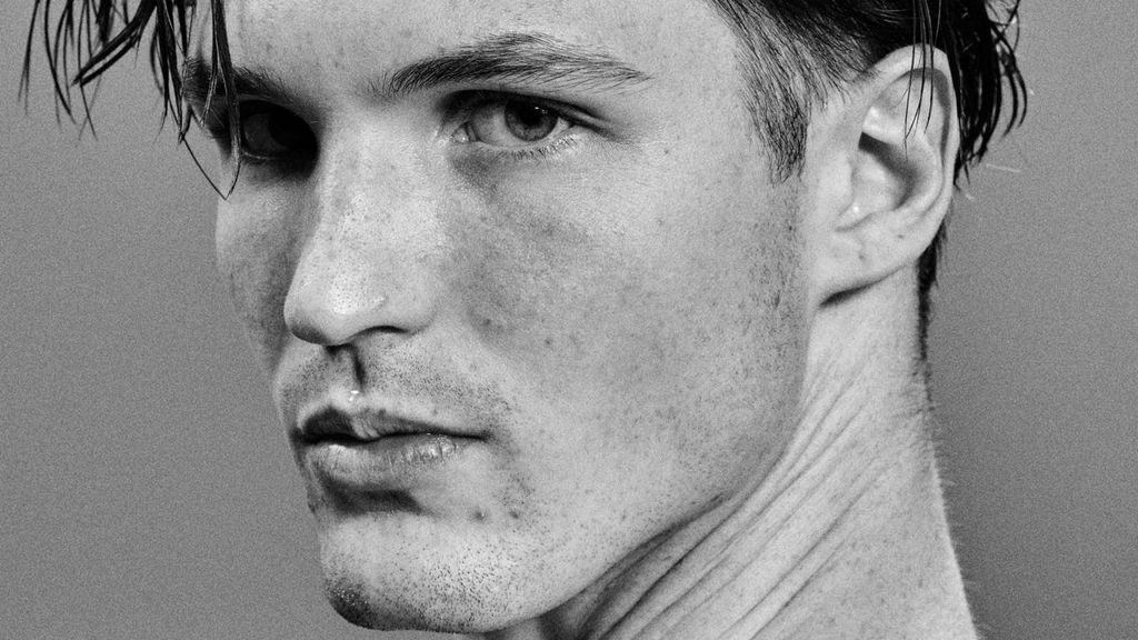 Sein erstes Cover! Für dieses internationale Magazin modelt GNTM-Zweiter Pierre