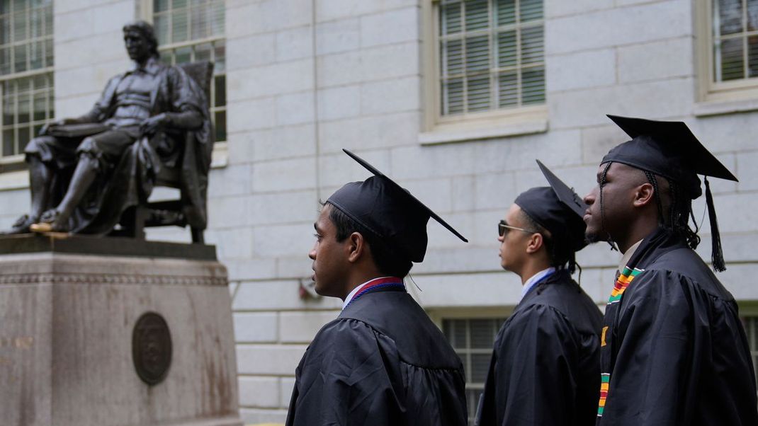 Studenten auf dem Campus der Harvard University – die Elite-Uni stand im Zentrum des Rechtsstreits mit der US-Regierung. 