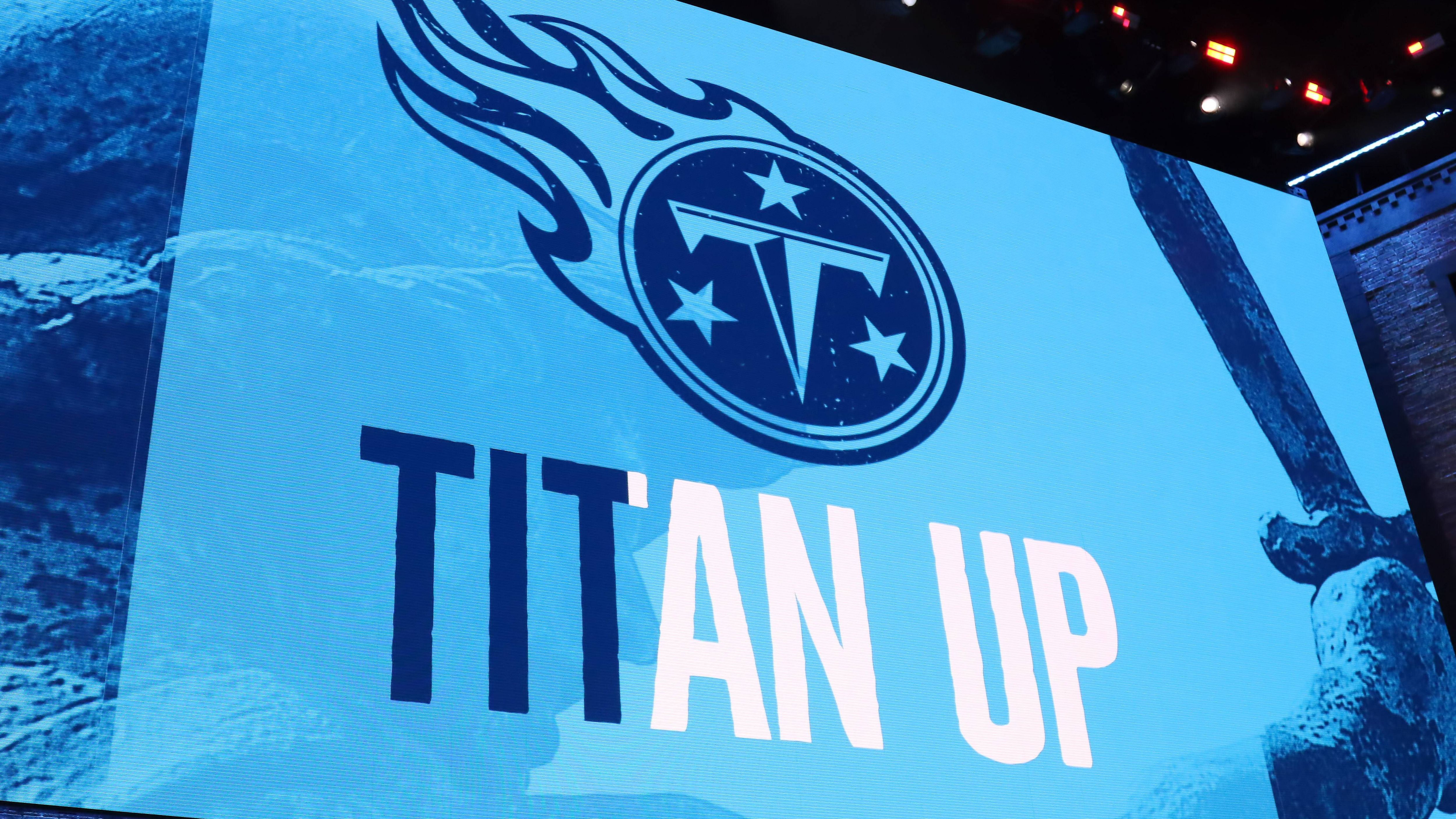 <strong>Platz 18:</strong>&nbsp;<strong>Tennessee Titans - 5.130 Punkte<br></strong>1. Runde: 7 -&nbsp;2.014<br>2. Runde: 38 -&nbsp;1.157<br>4. Runde: 107 -&nbsp;632<br>5. Runde: 145 -&nbsp;478<br>6. Runde: 184 -&nbsp;357<br>7. Runde: 219 (via Panthers) -&nbsp;269<br>7. Runde: 240 (via Eagles) - 223<br><br>Draft-Wert insgesamt: 5.130 Punkte