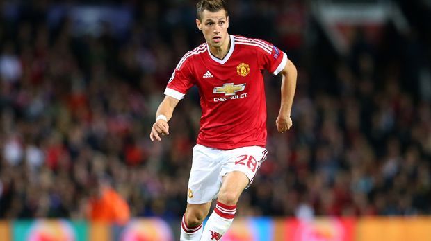 
                <strong>Platz 7: Morgan Schneiderlin (35 Millionen Euro)</strong><br>
                Platz 7: Morgan Schneiderlin (35 Millionen Euro). Der Franzose wird für eine Ablöse von 35 Millionen von Southampton losgeeist. Sein neuer Arbeitgeber: Manchester United.
              