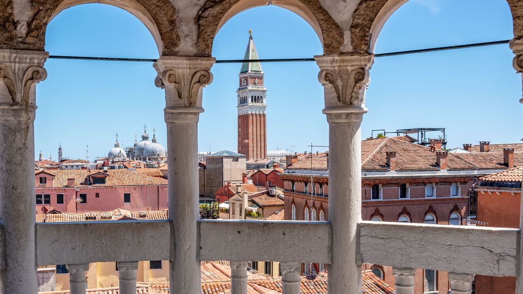 Markusturm in Venedig bröckelt