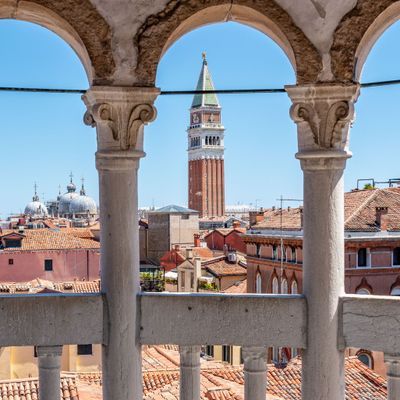 Markusturm in Venedig bröckelt
