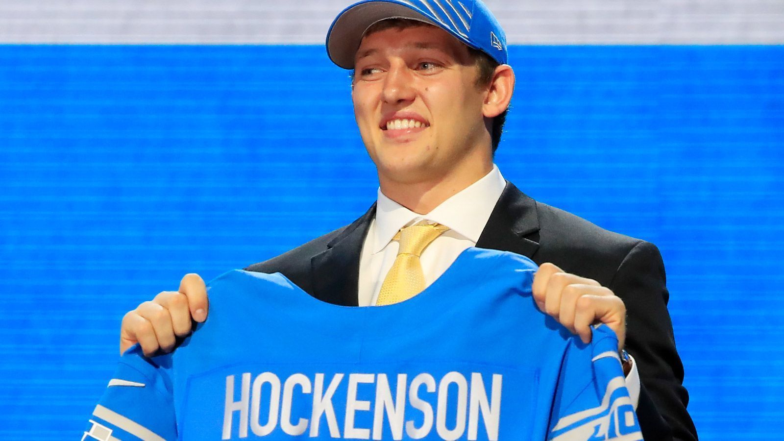 
                <strong>Draft Pick 8: Detroit Lions</strong><br>
                Spieler: T.J. HockensonPosition: Tight EndCollege: Iowa
              